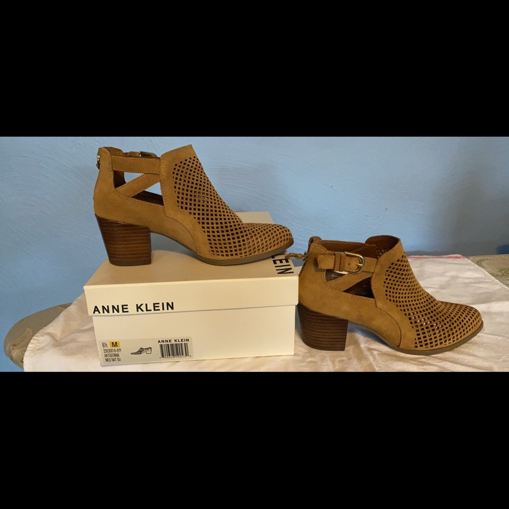 Anne Klein Geonna Bootie, UVGC, Size 6.5
